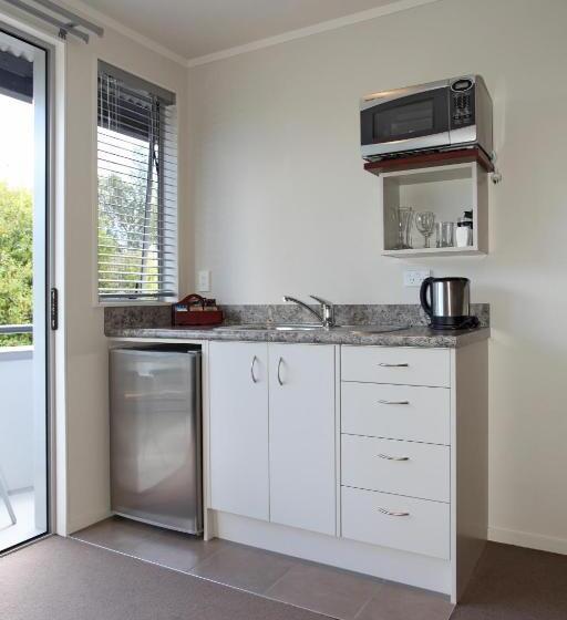 Standard Studio Kingsize Bett, Atrium On Ulster