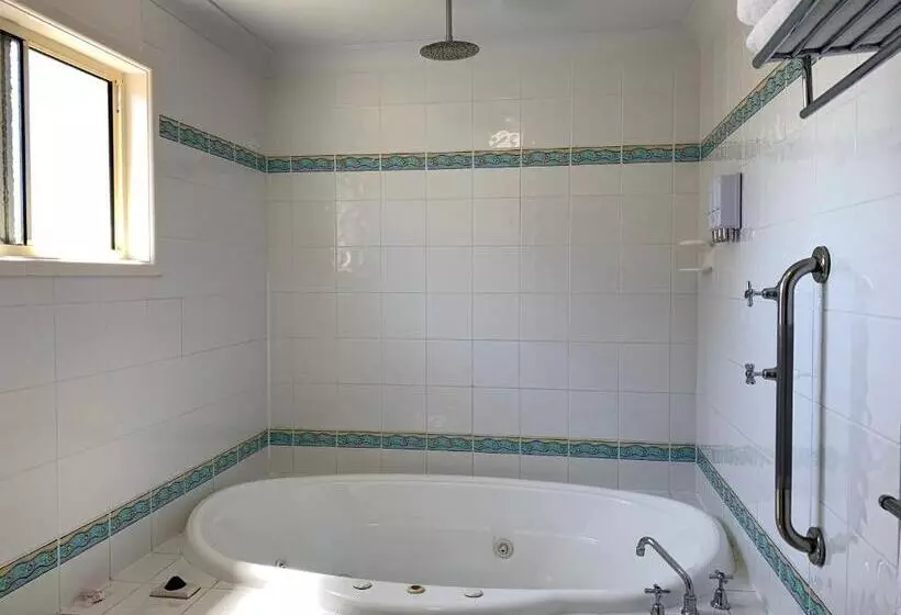 キングサイズベッドのスタンダードルーム, Silo Motor Inn Biloela