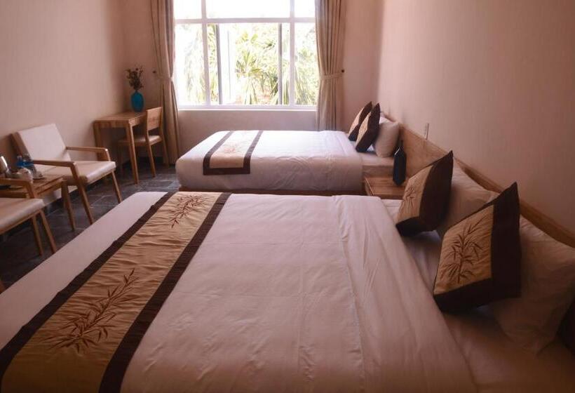 اتاق خانوادگی با چشمانداز باغ, Jolie Villa Hoi An