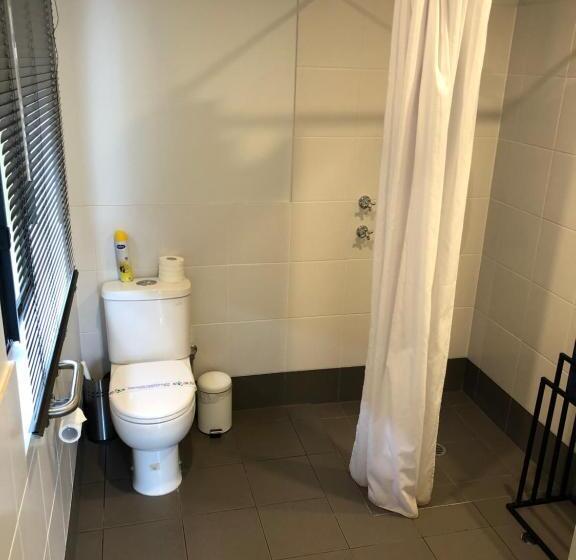 تختخواب در اتاق مشترک, Observatory Guesthouse   Adults Only