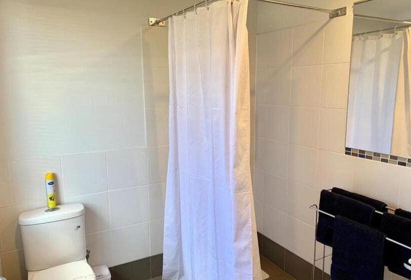 Кровать в Общей Комнате, Observatory Guesthouse   Adults Only