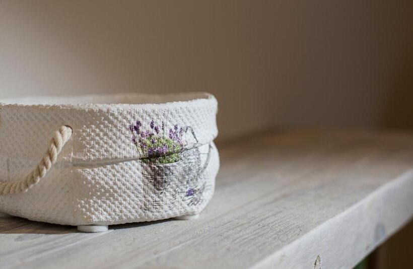 标准间, Trapani Home