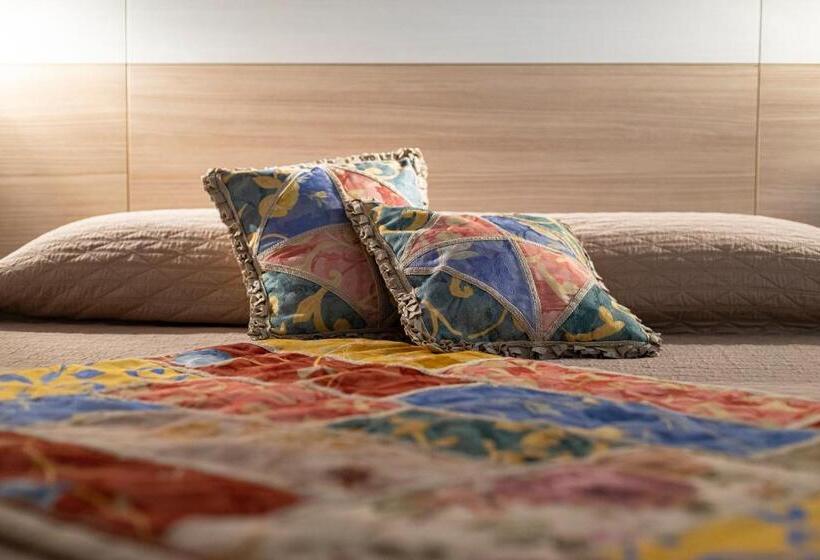 标准间, Trapani Home