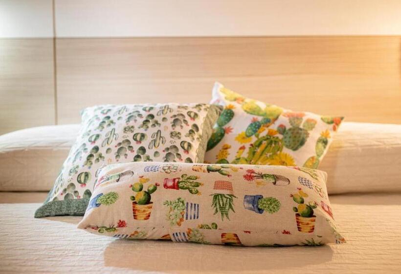 经济房, Trapani Home