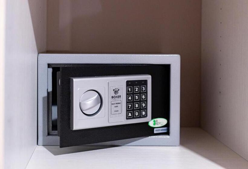 经济房, Trapani Home