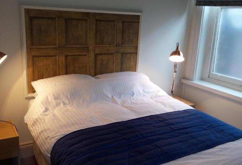 غرفة إقتصادية, Publove @ The Exmouth Arms, Euston