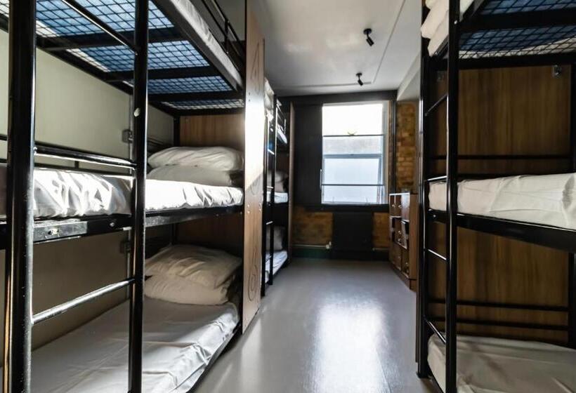 سرير فى غرفة مشتركه, Publove @ The Exmouth Arms, Euston