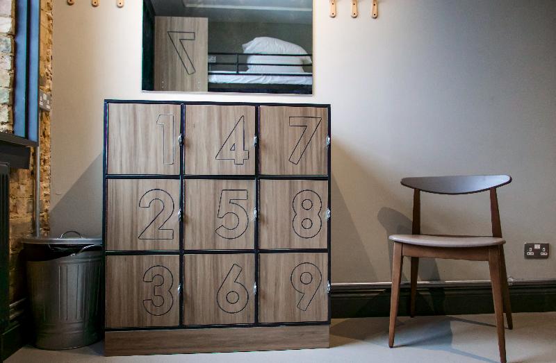 سرير فى غرفة مشتركه, Publove @ The Exmouth Arms, Euston