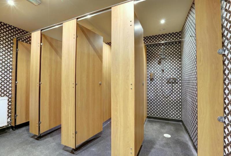 سرير فى غرفة مشتركه, Publove @ The Exmouth Arms, Euston