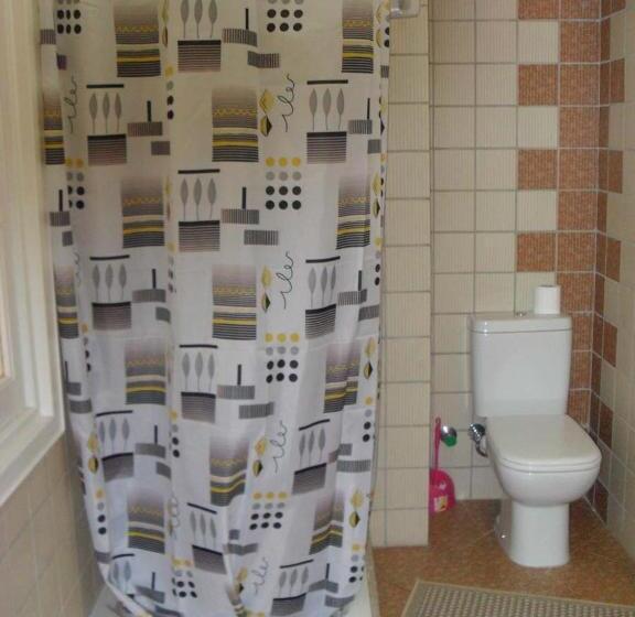 اتاق استاندارد یک نفره, Alexander The Great