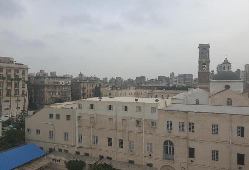 سوییت خانوادگی, Alexander The Great