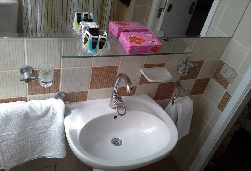 آپارتمان 2 خوابه, Alexander The Great