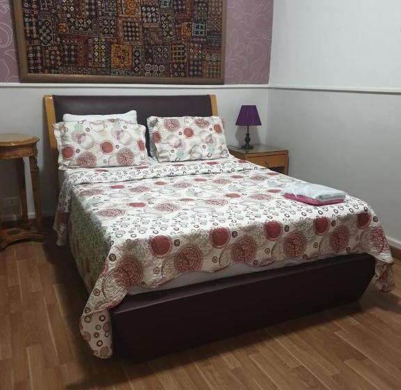 سوییت خانوادگی, Alexander The Great