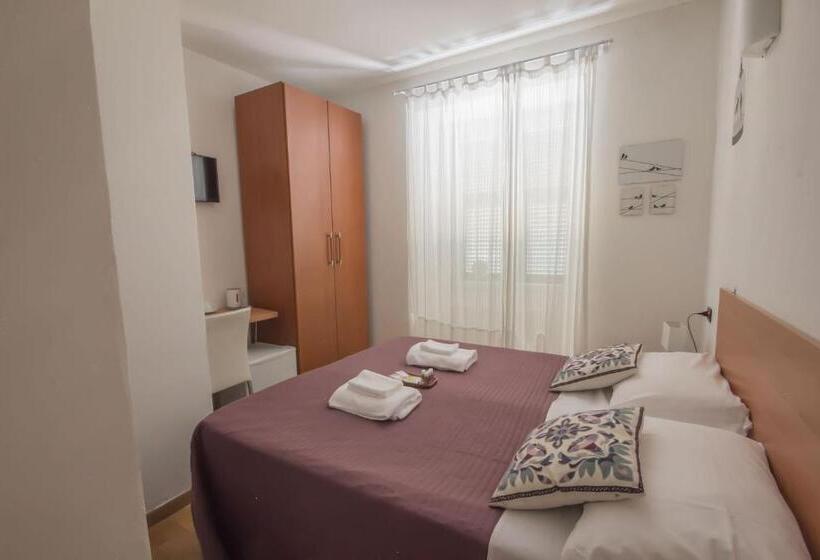 غرفة قياسية, Affittacamere The Tramp