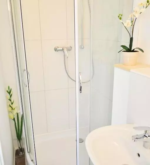 浴室共有のエコノミールーム, Art Hotel & Hostel