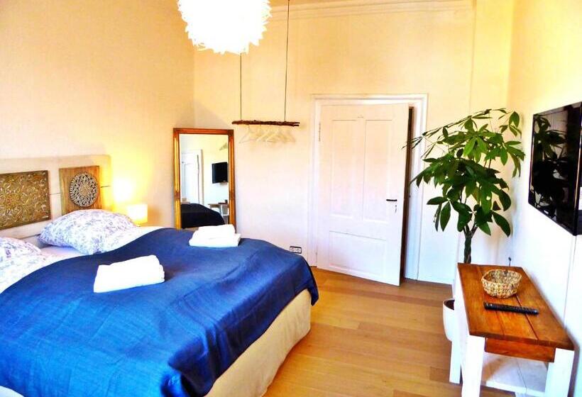 标准间, Art Hotel & Hostel