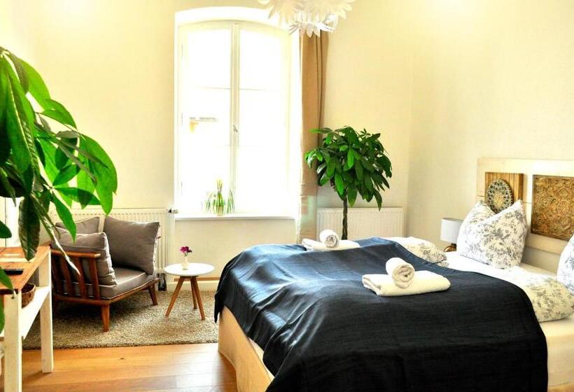 标准间, Art Hotel & Hostel