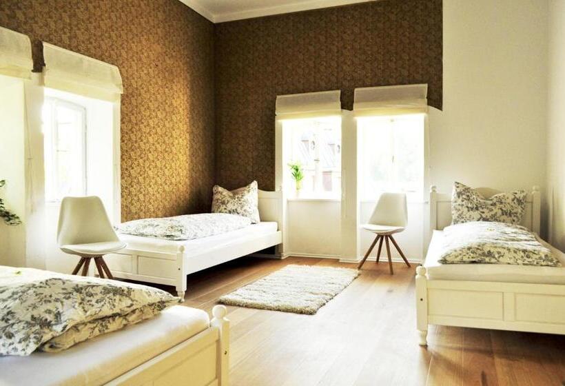 四人标准间, Art Hotel & Hostel