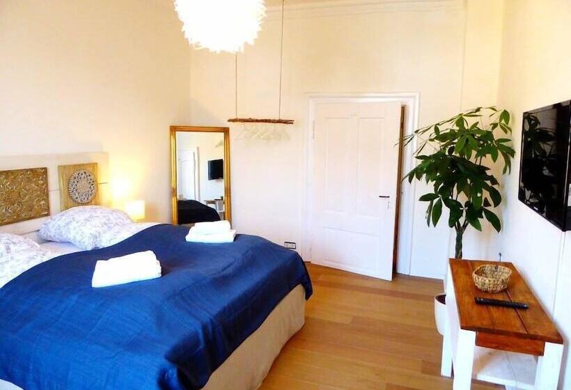 标准间, Art Hotel & Hostel