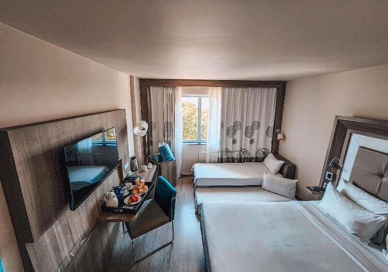 标准四人间共用浴室, Art Hotel & Hostel