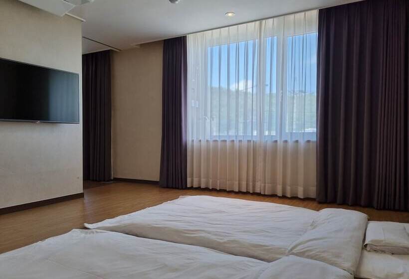 חדר דלוקס, Avonhotel Gunsan