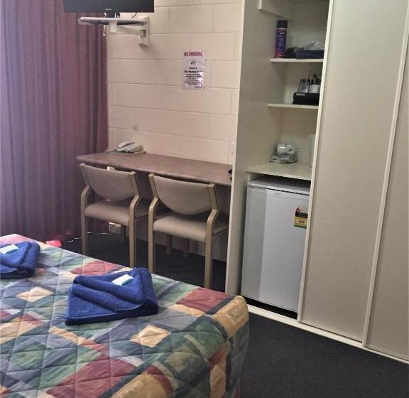 اتاق استاندارد سه نفره, Ceduna Motor Inn