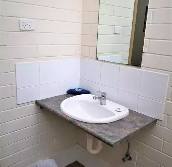 اتاق اکونومی, Ceduna Motor Inn