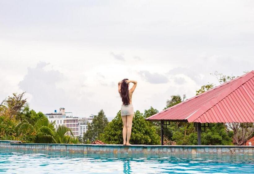 بانگلوی استاندارد, Daisy Resort