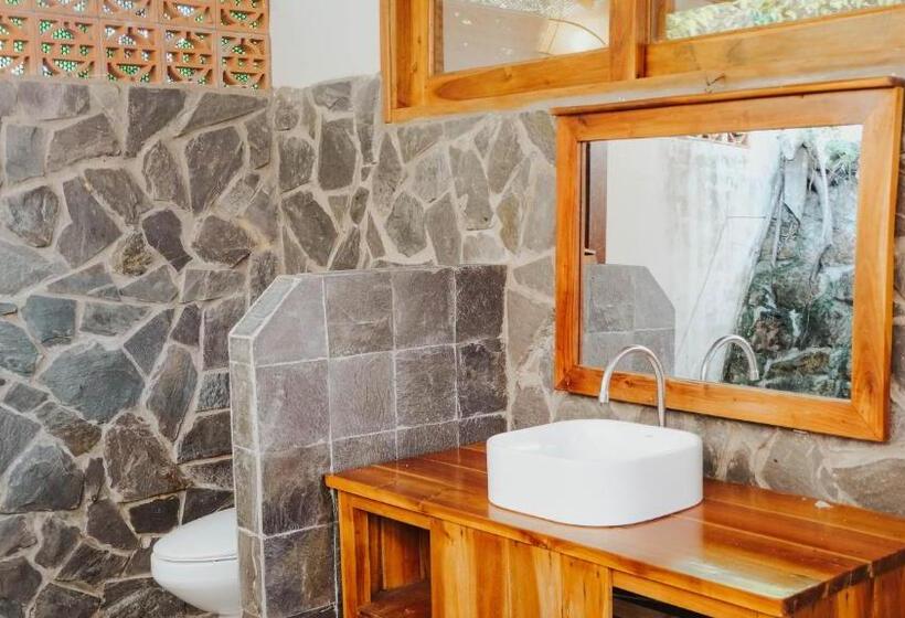 بانگلوی استاندارد با چشم‌انداز دریا, Daisy Resort