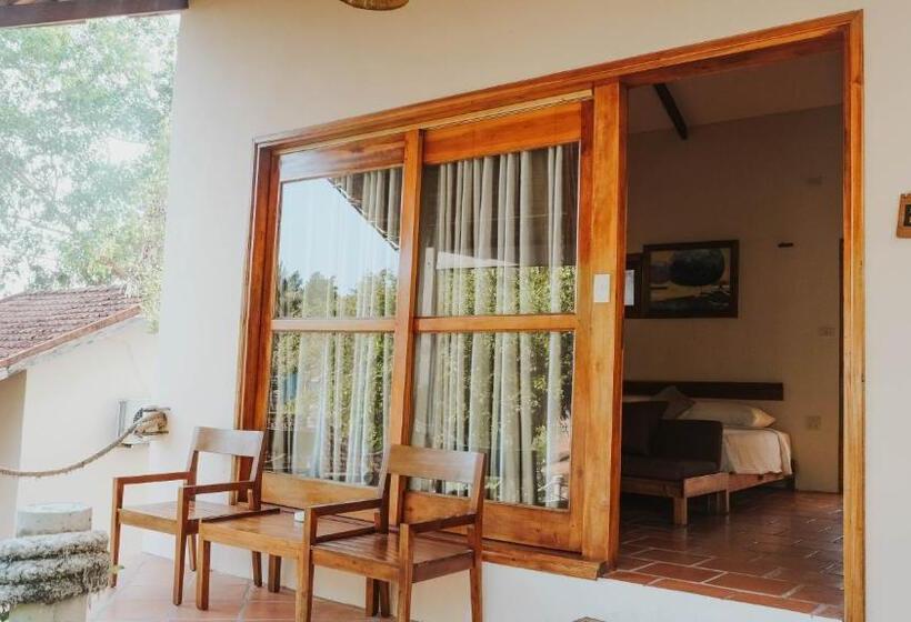 بانگلوی لوکس, Daisy Resort