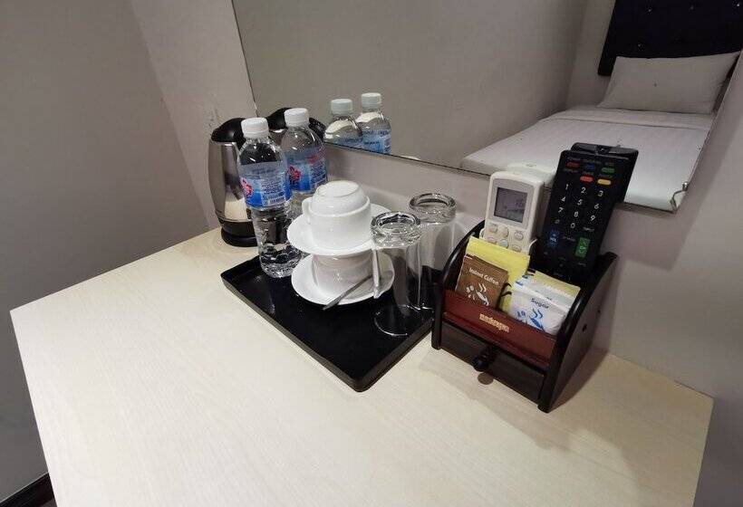 חדר סטנדרט, Ease