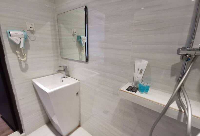 חדר משפחתי, Ease