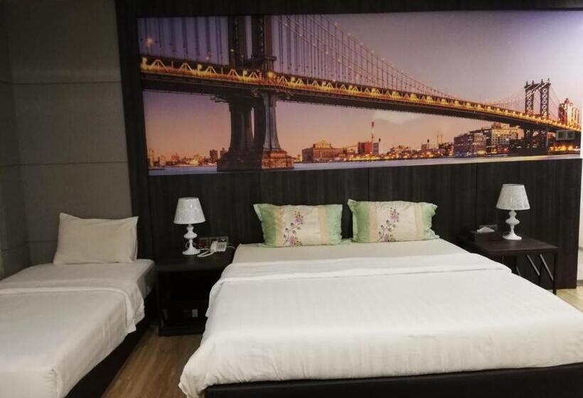 חדר משפחתי דלוקס, Ease