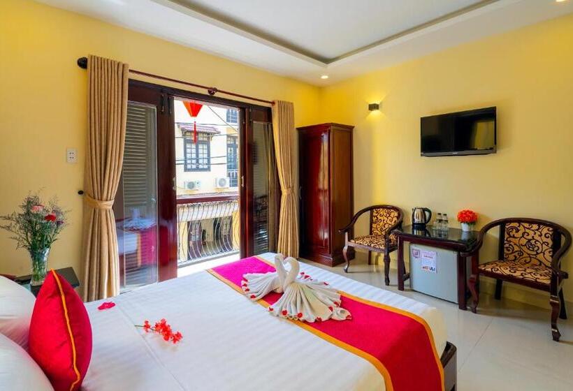 اتاق لوکس, Golden River