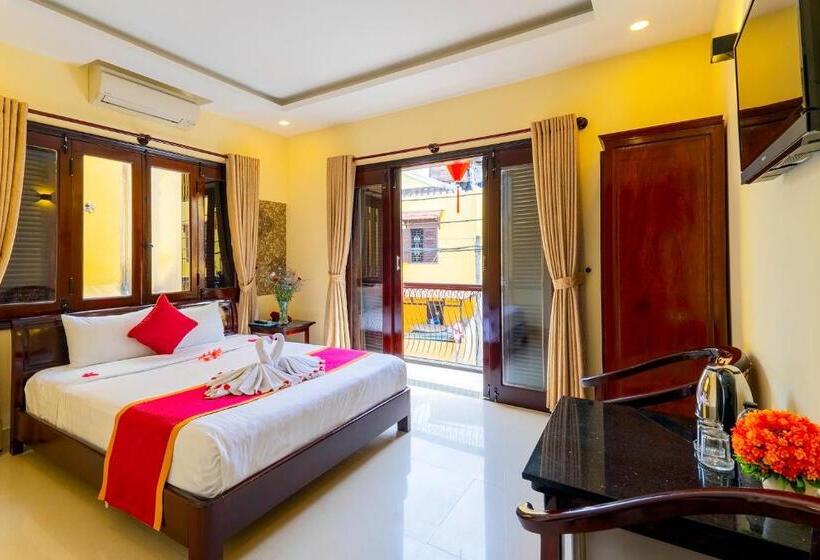 اتاق لوکس, Golden River