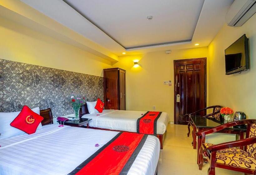 اتاق لوکس, Golden River