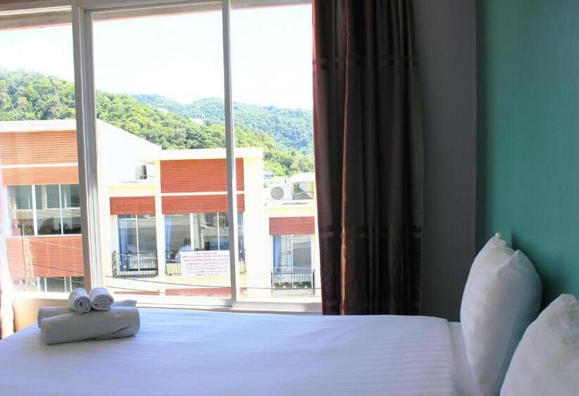 디럭스 룸, Kata Sea Host