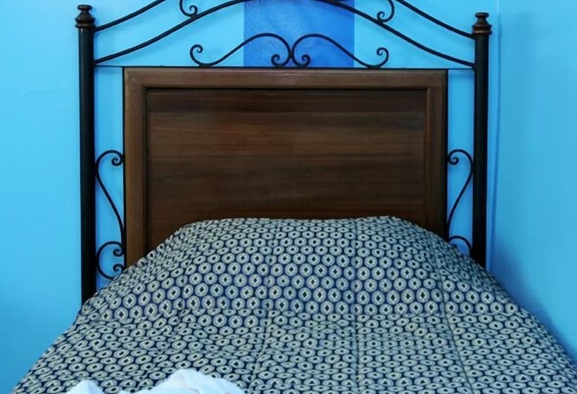 اتاق استاندارد سه نفره, Perla Hôtel