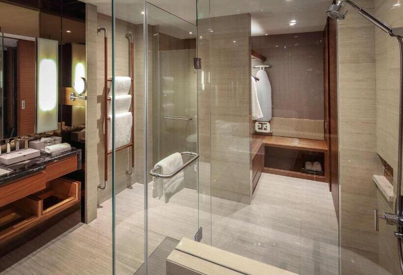 اتاق لوکس با تخت بزرگ, Pullman Vung Tau