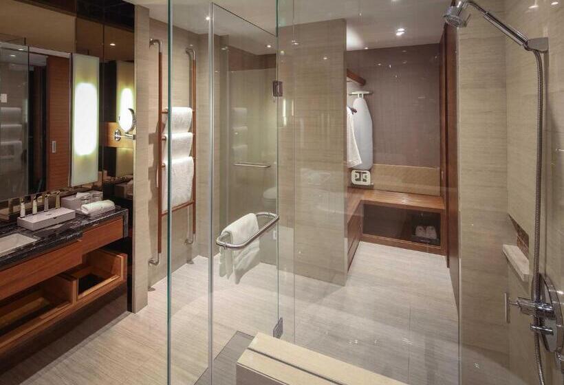 اتاق اجرایی با تخت بزرگ, Pullman Vung Tau