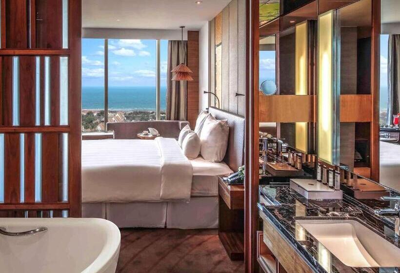 اتاق اجرایی با تخت بزرگ, Pullman Vung Tau