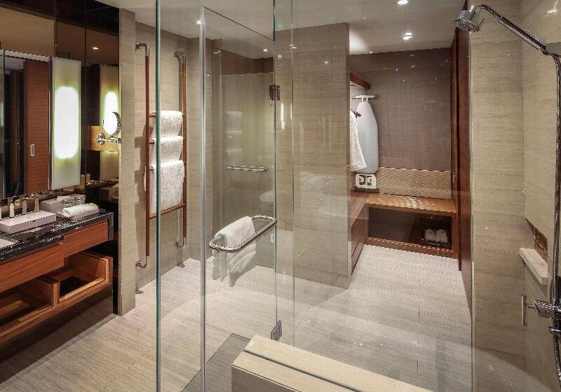 اتاق اجرایی با تخت بزرگ, Pullman Vung Tau