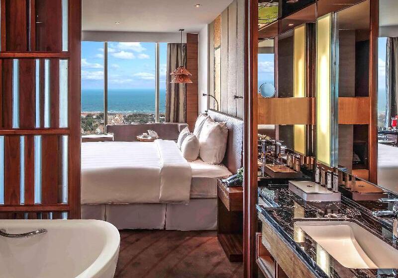 اتاق اجرایی با تخت بزرگ, Pullman Vung Tau
