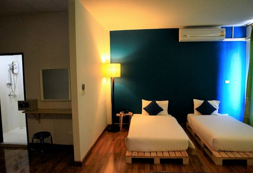 디럭스 룸, Kata Sea Host