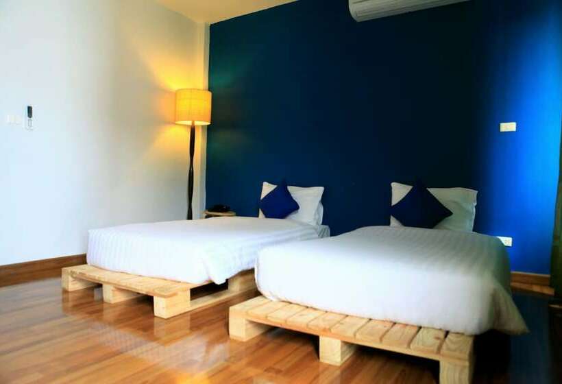 디럭스 룸, Kata Sea Host