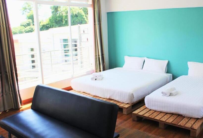 디럭스 패밀리 룸, Kata Sea Host