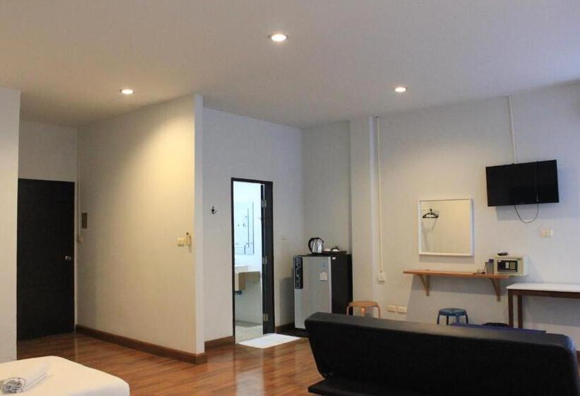 디럭스 패밀리 룸, Kata Sea Host