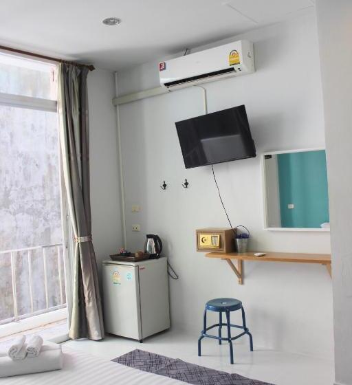 수피리어 룸, Kata Sea Host