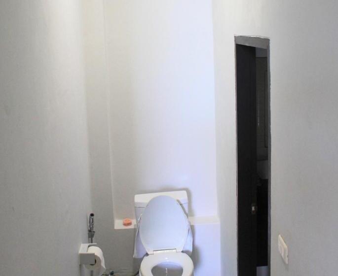 패밀리 룸, Kata Sea Host