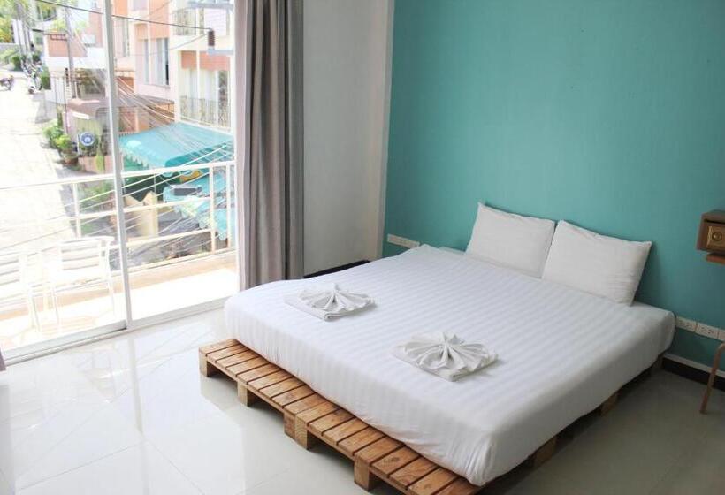 스탠다드 룸 산 전망, Kata Sea Host